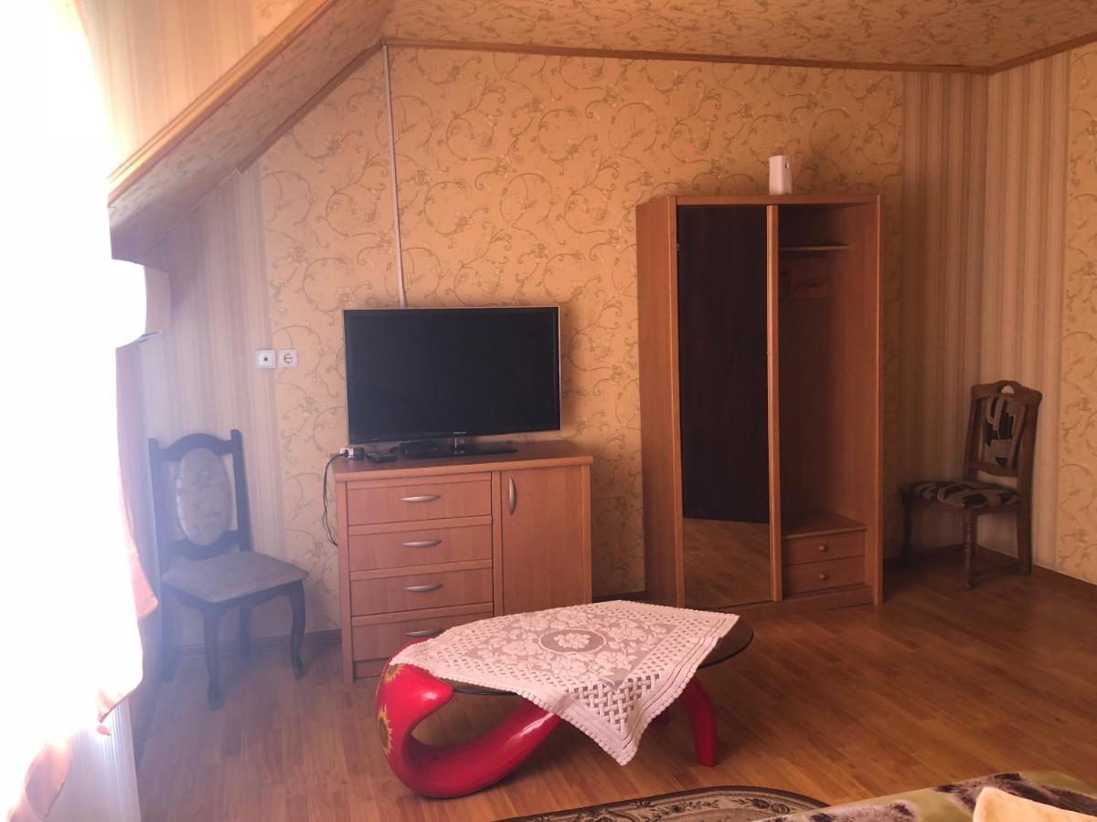 Holiday Panzió Tiszakeresztúr Kültér fotó